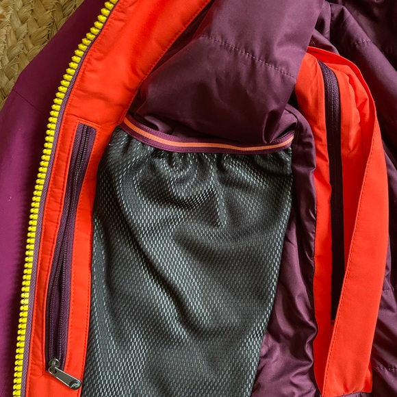 Tech ski jacket built for long days on the mountain. In excellent condition. - Picture 9 of 12